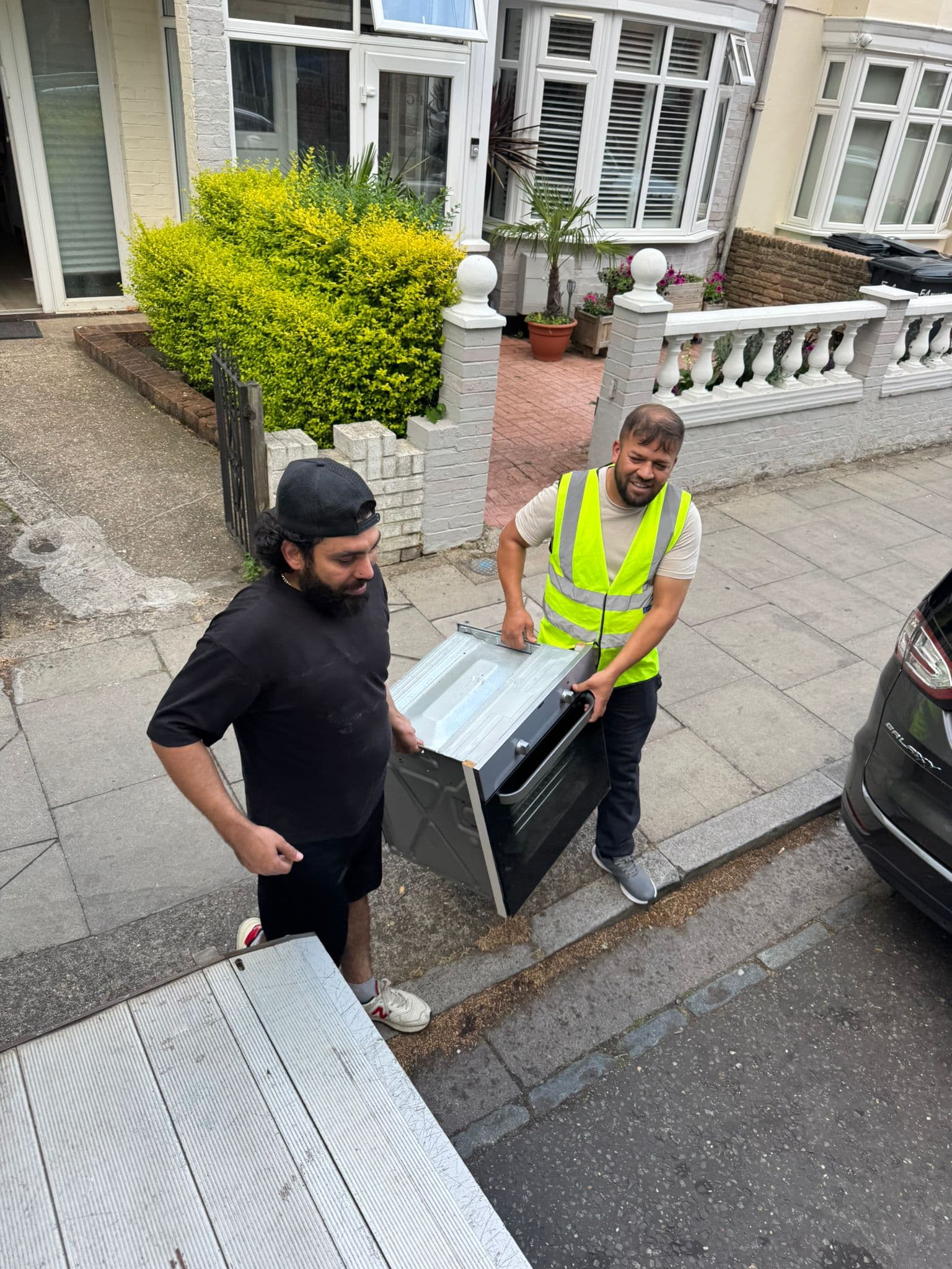 Luton van removal London — ULEZ-compliant van for full house and flat moves